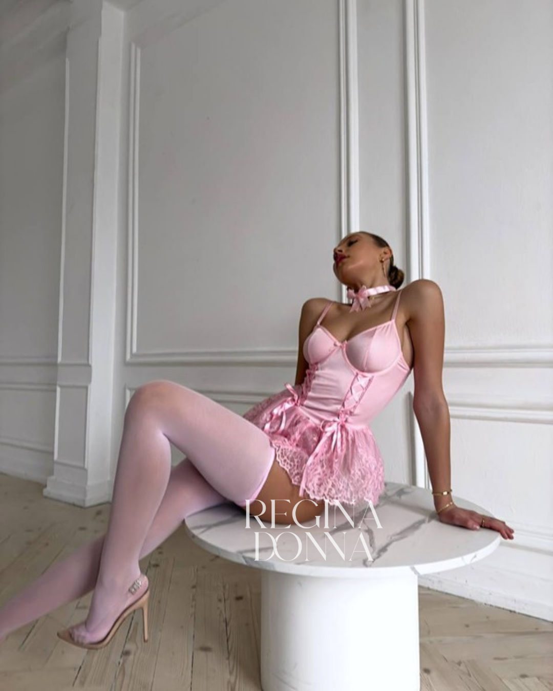 Venus Lace Pembe Jartiyer Takım (Çorap dahil)